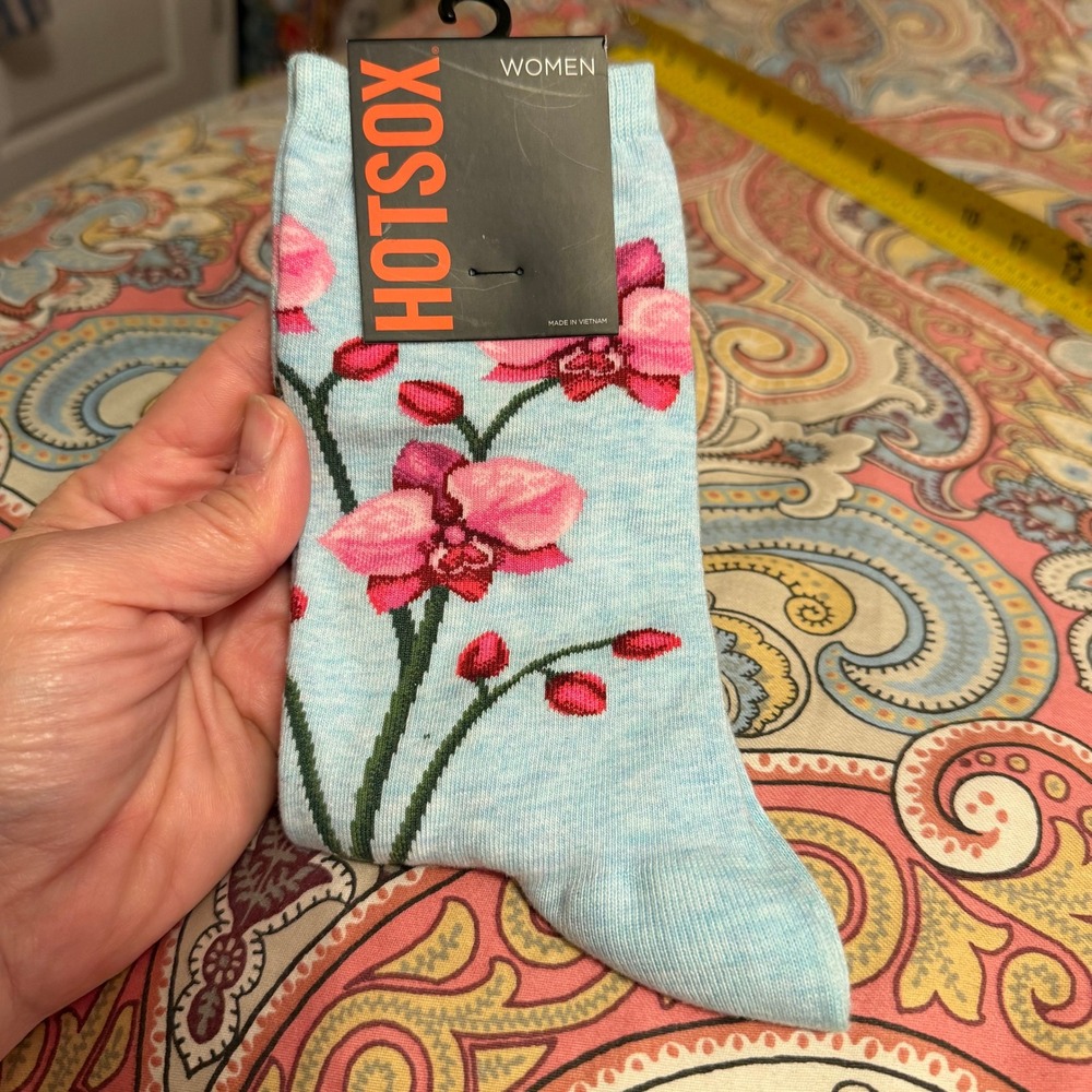 Hot Sox Womens Orchid Floral Print Crew Socks Light Blue Pink Cotton Blend NWT